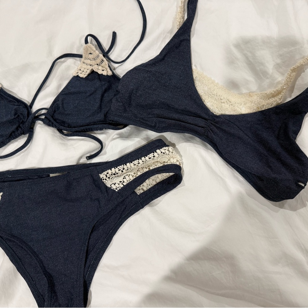 L Space size medium women’s swimsuit 3 pieces dark blue and lace